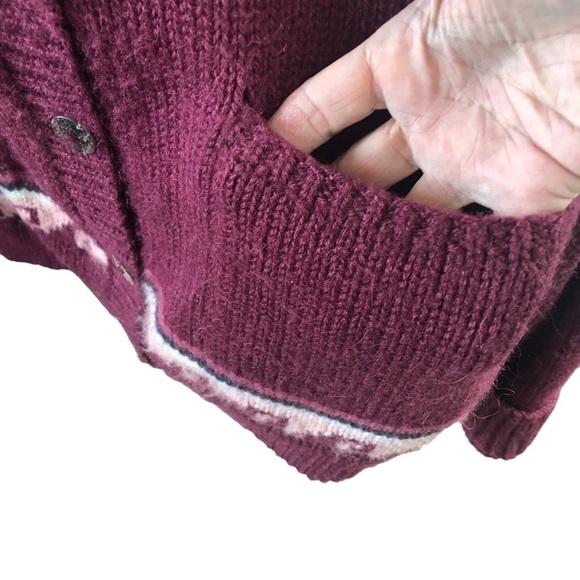 Women's Burgundy Patterned Cardigan - Picture 3 of 11